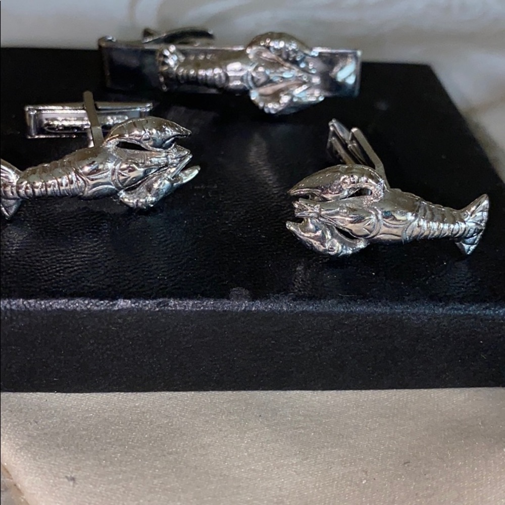 Vintage silver tone lobster tie pin and cuff links